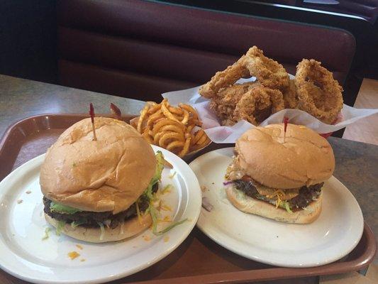 Huge onion rings & curly fries