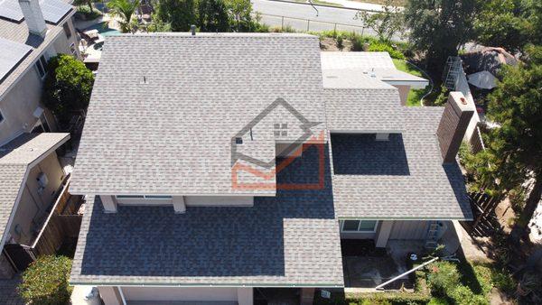 Finished 40 year comp shingle