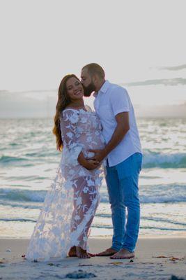 Maternity photo shoot on Sanibel