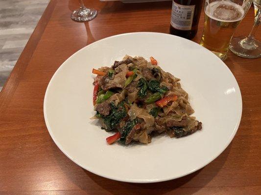 Beef drunken noodle