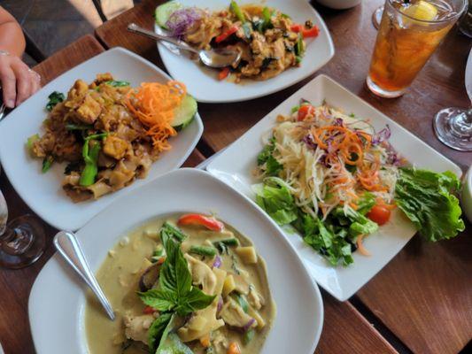 Pad See Ew /Chicken Bad / Papaya Salad / Chicken Green Curry