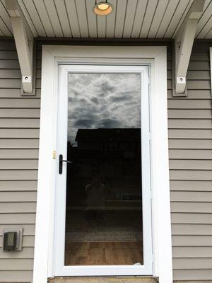 Storm door replace.