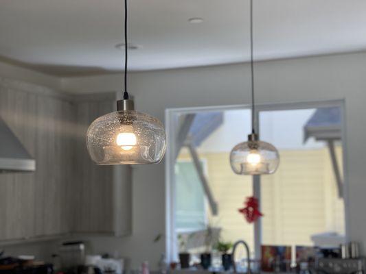 Pandent lights above the kitchen island