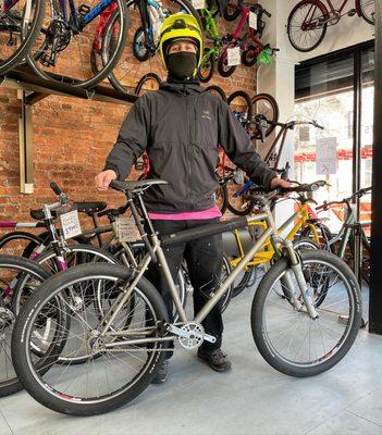 We were super stoked to service this vintage titanium mountain bike. All vintage White Industries model ENO w/ Chris King headset & Fox fork