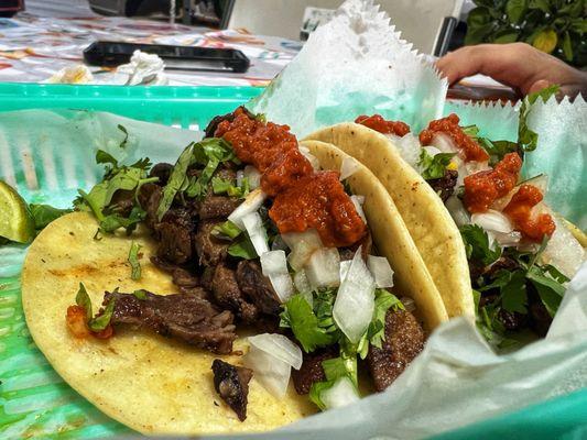 Lengua, asada, al pastor.