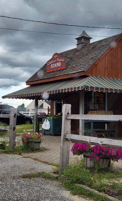 Sunny when I left home for the lake ... raining halfway there.  so a stop at the farm stand for fresh veggies is in order.