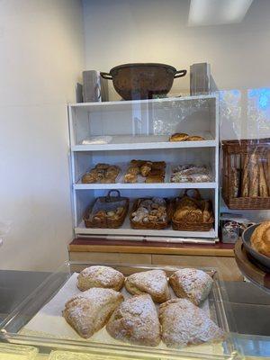 Fresh Bakery Goodies (Croissants, Scones, Danishes)