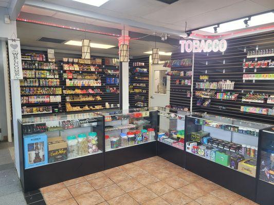 Smoke depot Smoke shop,
 Vapes, Kratom, kava, delta 8  and CBD.