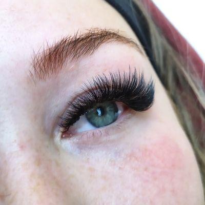 Mega volume eyelash extensions