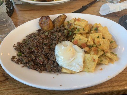 Stew Steak with Sunny Side Eggs (bistek a caballo)