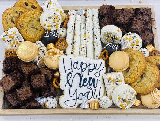 Share this amazing charcuterie board of sweets with your family this New Year!