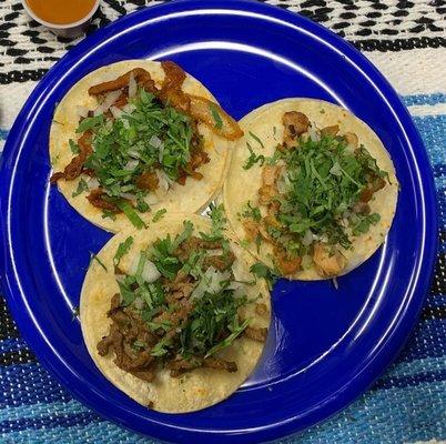 Tacos tripa pollo caveza