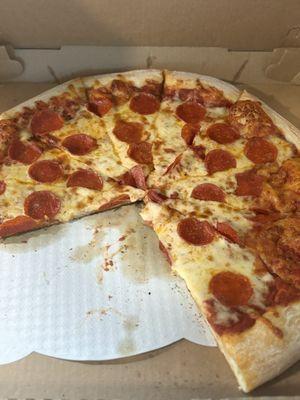 Extra large pepperoni pizza