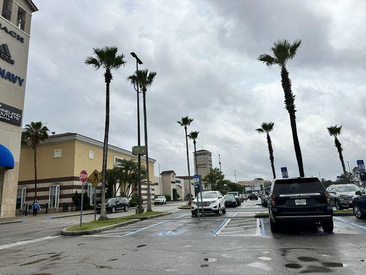 Raining day at the mall.