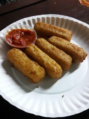 Best motzarella sticks yummy i cant get over em im gonna get another 6