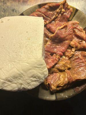 Arrachera y queso fresco