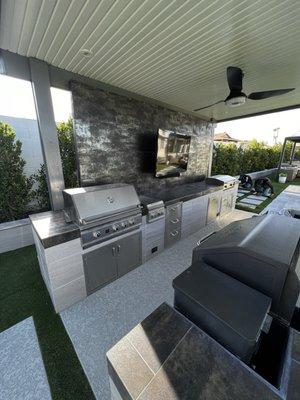 Outdoor kitchen