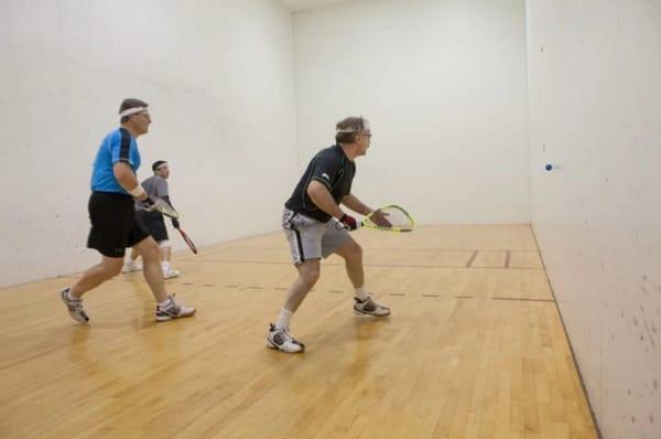 7 climate-controlled racquetball courts.