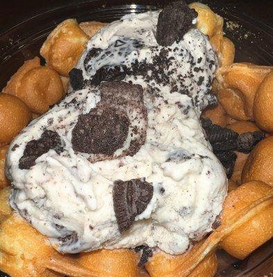 Waffle w/ cookies & cream ice cream w/ extra oreo on top