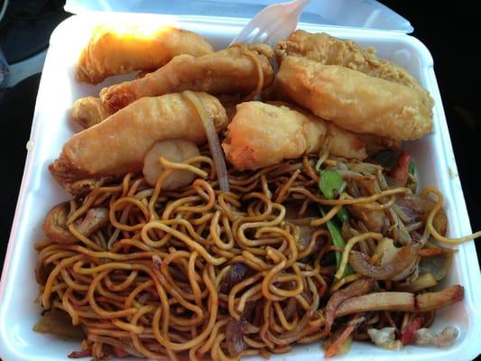 Pork lo mein with chicken fingers ( huge portion) with eight chicken fingers!!