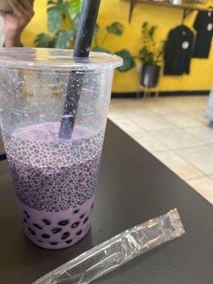 Taro milk tea w/bobo