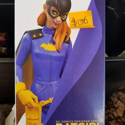 Batgirl DC statue!