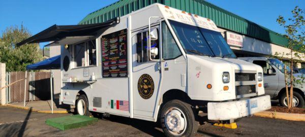 Good food! The cleanest food truck I've seen!