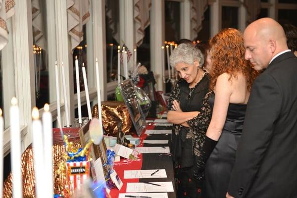 Silent Auction - www.EventsRemember.com