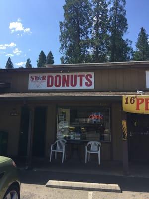 Amazing donuts...so glad we spotted it driving thru Pine Grove.