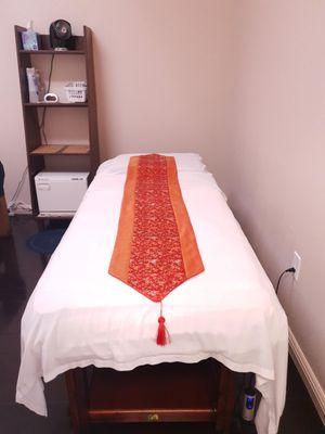 Massage table