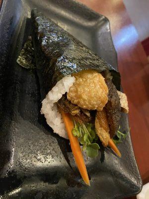 Salmon Skin Handroll