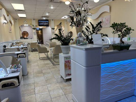 Top Nails & Spa