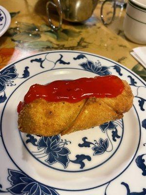 egg roll with sweet and sour sauce