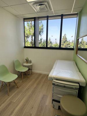 One of the colorful rooms - so clean!