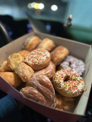 Good donuts, even better customer services. Shout out to Mr.LEE for bringing sweeter than all the donuts are!