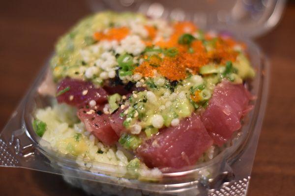 Mini poke bowl: Cold ginger poke with sushi rice