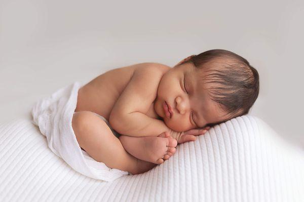 Newborn posed photography