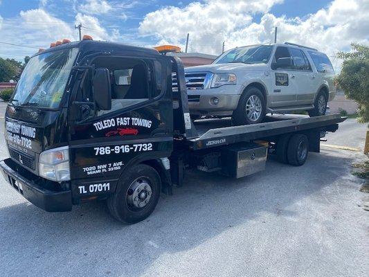 Towing Service ,We buy jun cars , Servicio de grua ,Compro carros para rastro