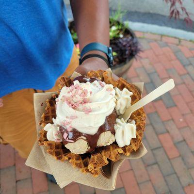 Peanut butter cookie sundae