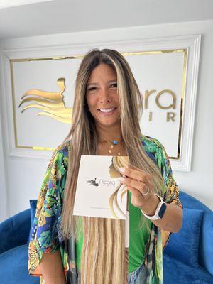 Les encanta toda la variedad que tenemos en extensiones de cabello y además realizamos todos los servicios para tu cabello .