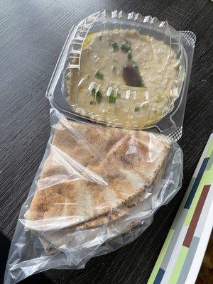 Small order of hummus. Comes with pita bread