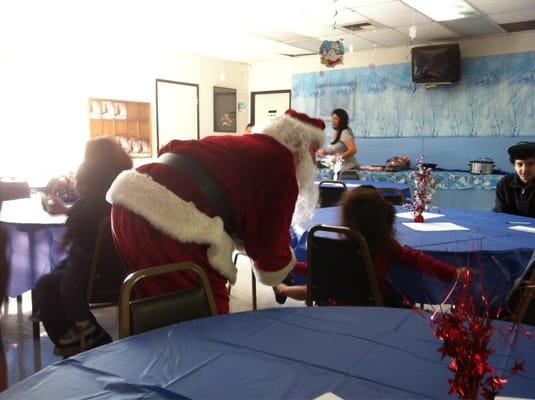 Santa Vet loves kids