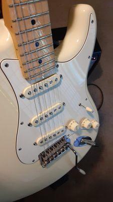 Here's my dream guitar. A white American Fender Strat baby!!! ala Trower, Blackmore and Jimi too!!