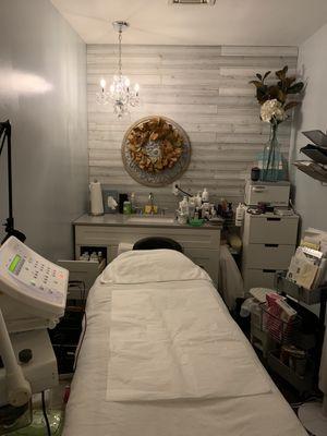 Another view of my treatment room..