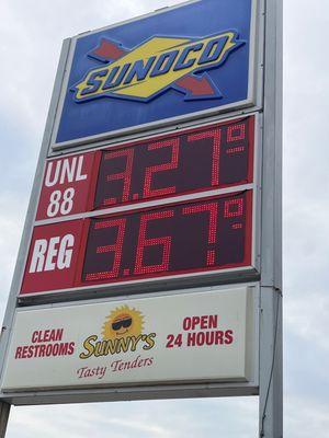 Gas sign false price