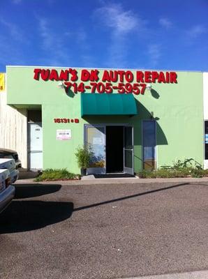 Tuan's DK Auto Repair Storefront