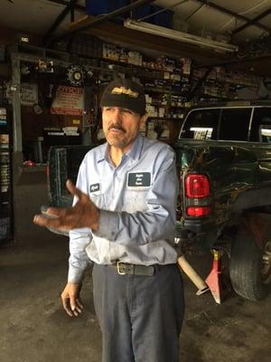 Bossman shown explaining the situation. Alfredo has 40 years of automotive repair experience.