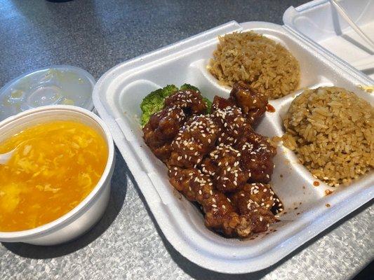 Sesame chicken lunch plate and comes with soup