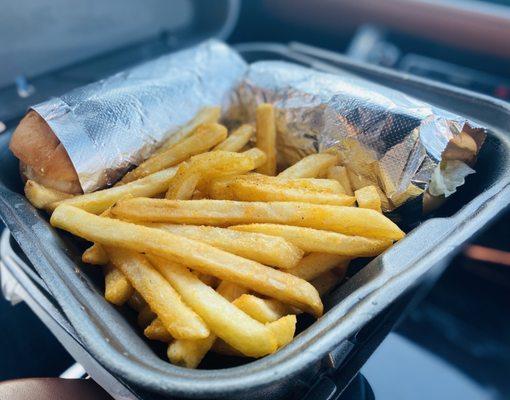 shrimp po'boy & fries.