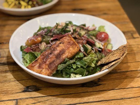 Fattoush salad with salmon